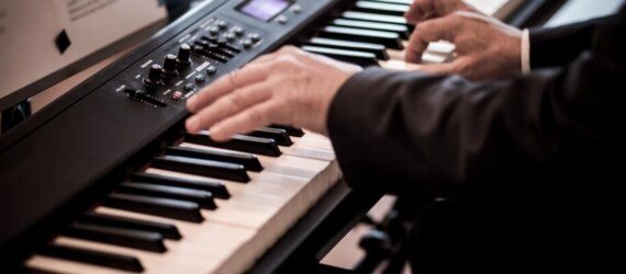 How to Choose a Digital Piano Keyboard for Beginners