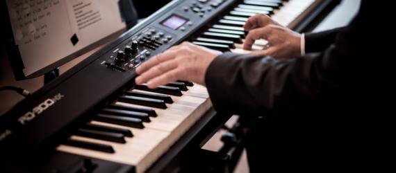 A Complete Guide To Learning The Piano in 2021